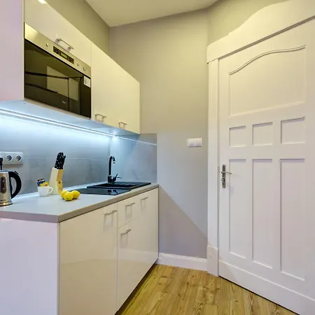 Dom & House - Podjazd Apartamento *